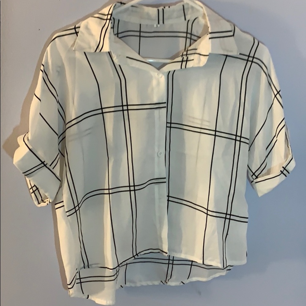 Short sleeved button up cropped top